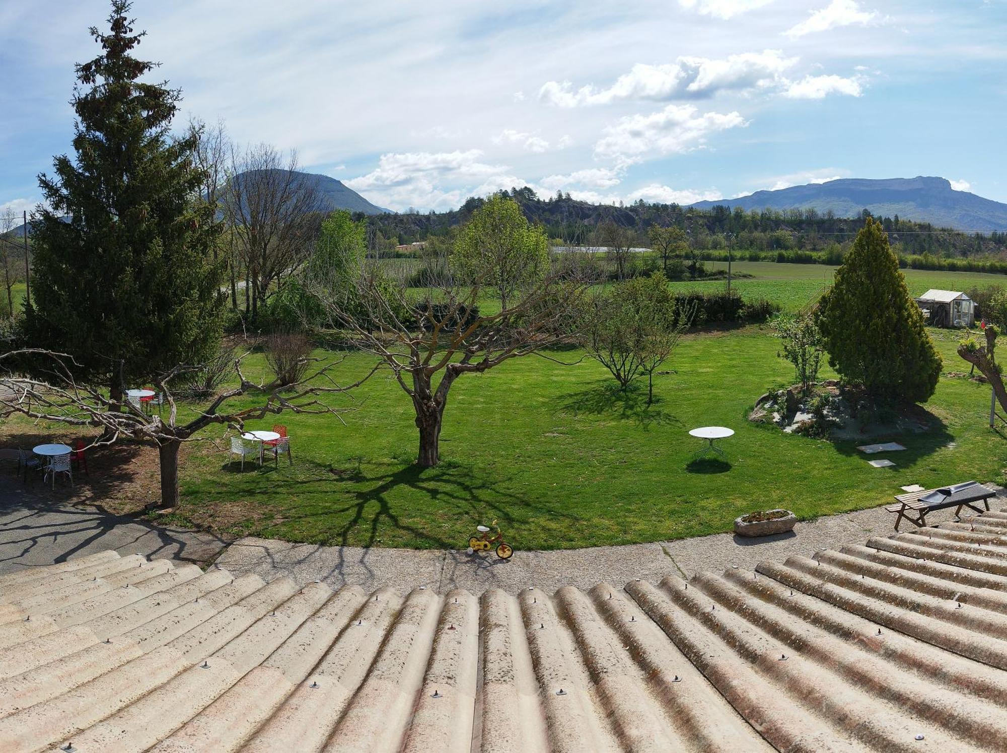 Le Petit Caboulot En Pleine Nature Vaumeilh エクステリア 写真